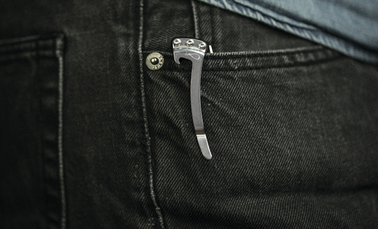 3-Skeletool KB- Lifestyle