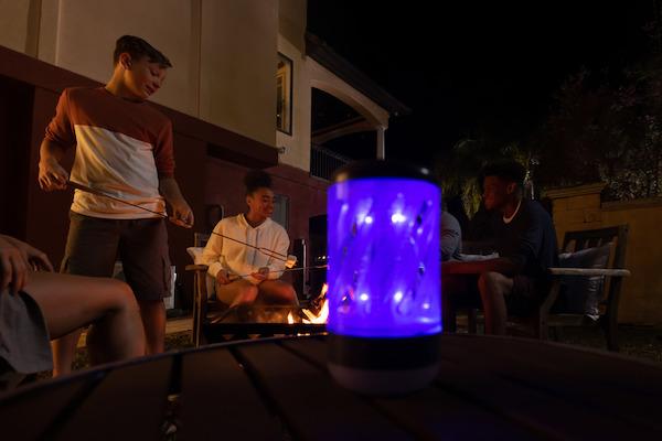 SKE_Personal-Mosquito-Zapper—Lantern_Web_Lifestyle_Firepit-Friends_33_5000x