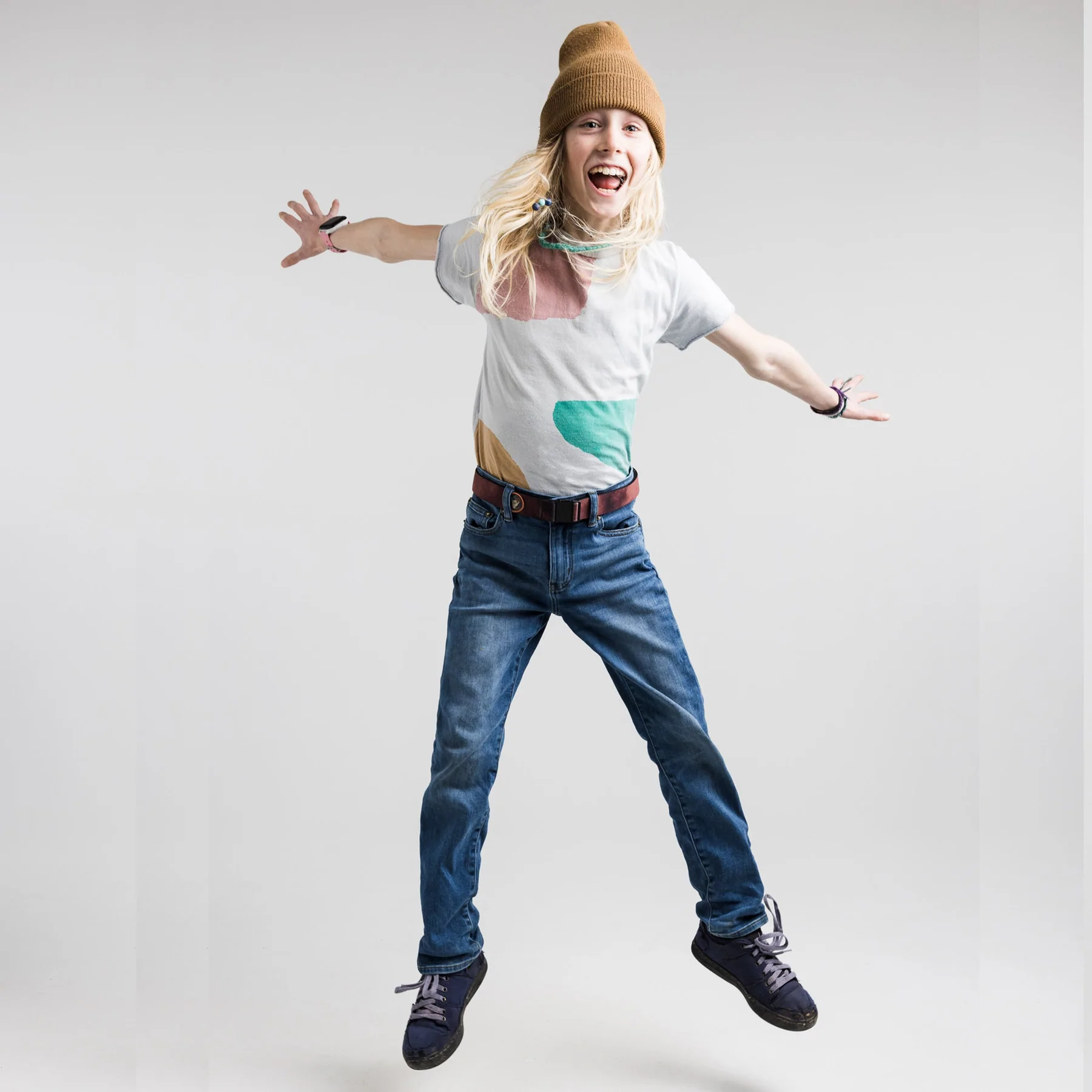 Hang-Loose-Youth-Lava-Smoke-YA-OYCFHL2-815-OnBody-2_b05ecca0-5548-45fb-8236-89adf5fbce9e_1800x1800